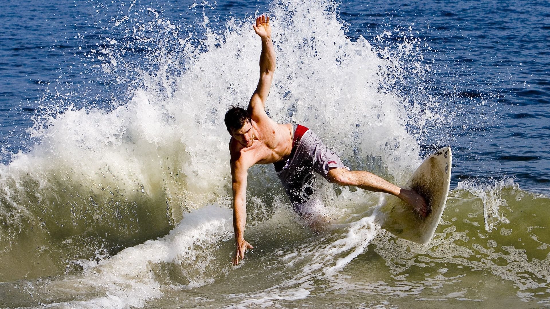 爱游戏体育下载-青少年体育赛事火爆激发运动热情,青少年体育项目